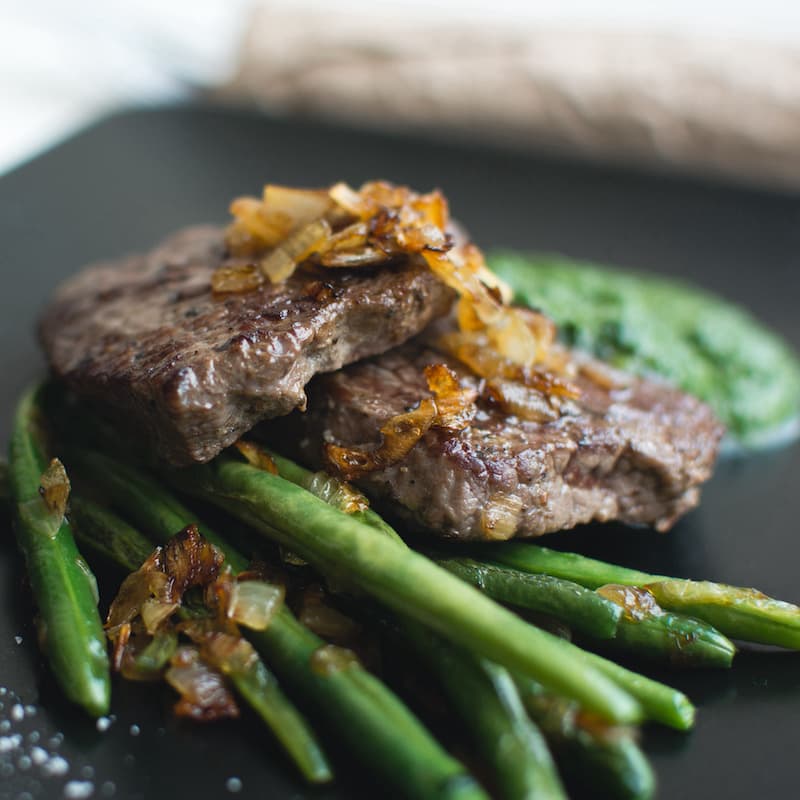 Steak and green beans
